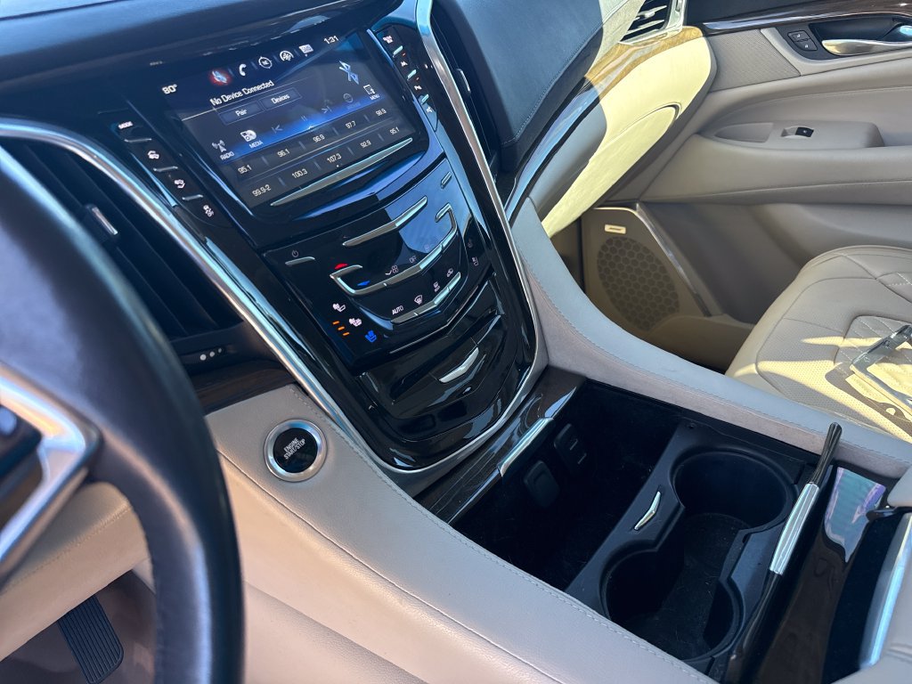 Used 2019 Cadillac Escalade Luxury RWD image 17