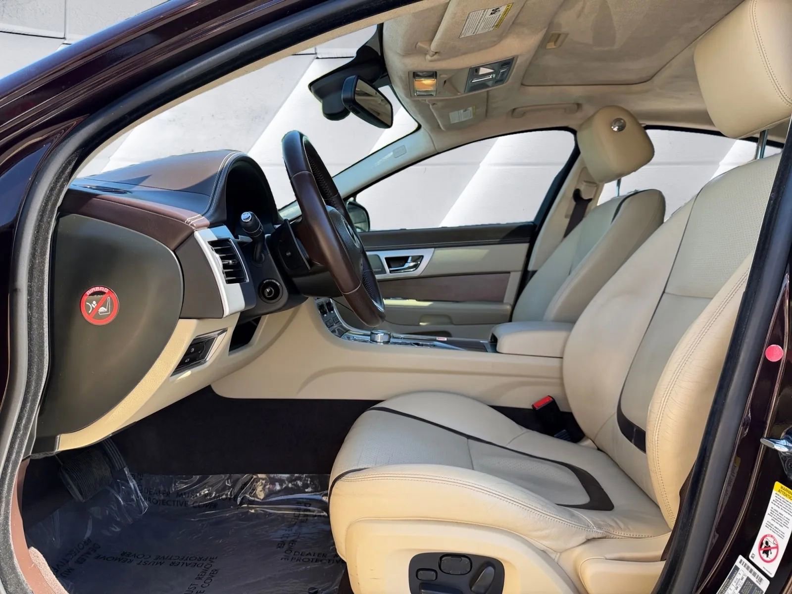 Used 2015 Jaguar XF Portfolio RWD image 9