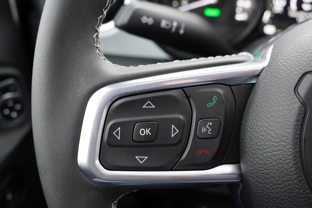 Certified 2025 Jeep Wrangler Unlimited Sahara w/ Safety Group image 33