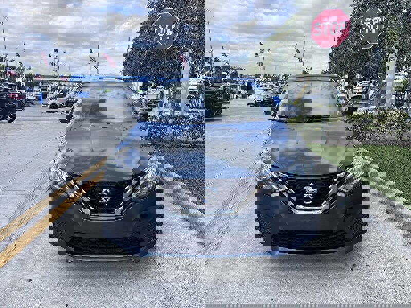 Used 2017 Nissan Sentra SV image 2