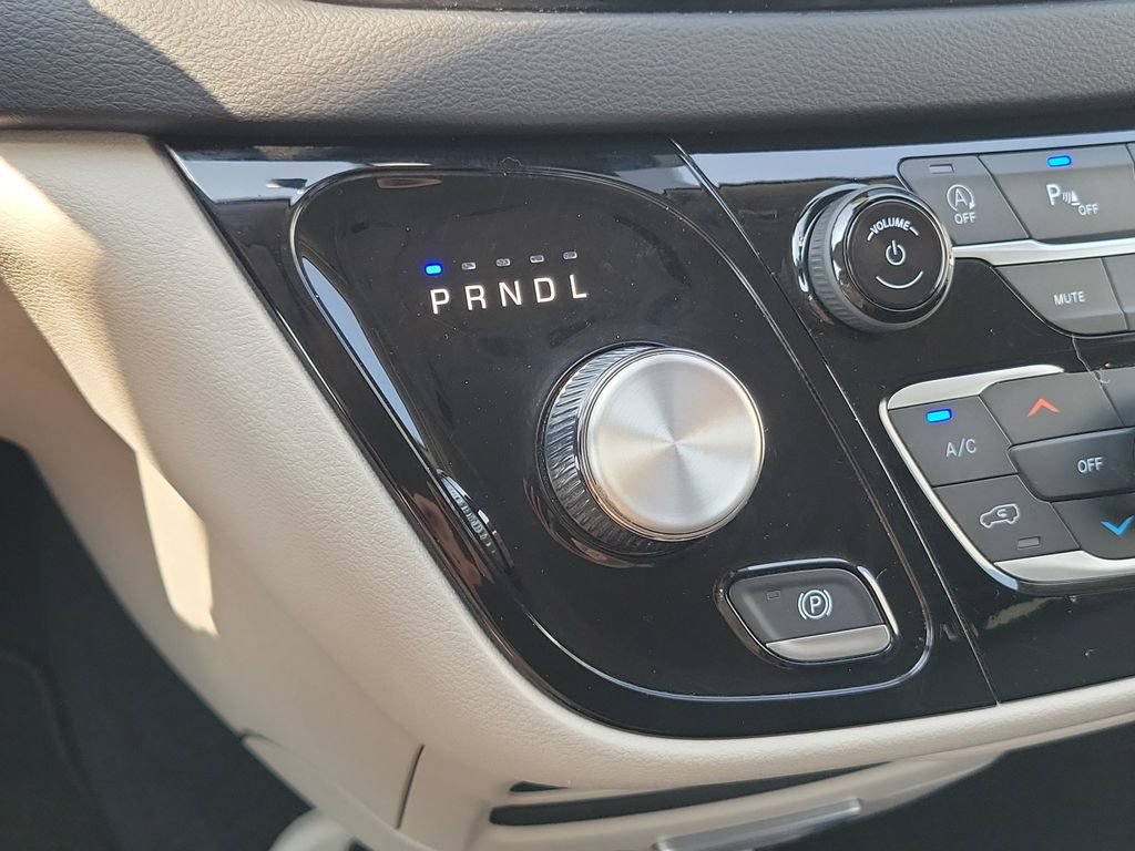Used 2023 Chrysler Pacifica Touring-L FWD image 31