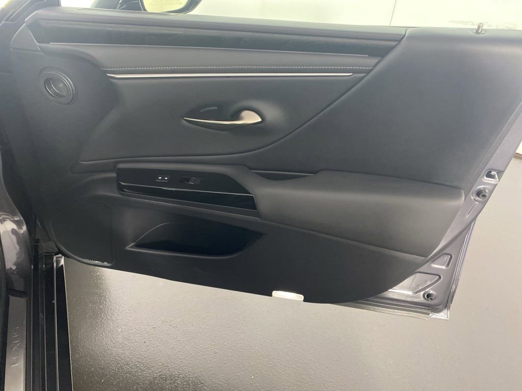Certified 2023 Lexus ES 350 w/ Premium Package image 32