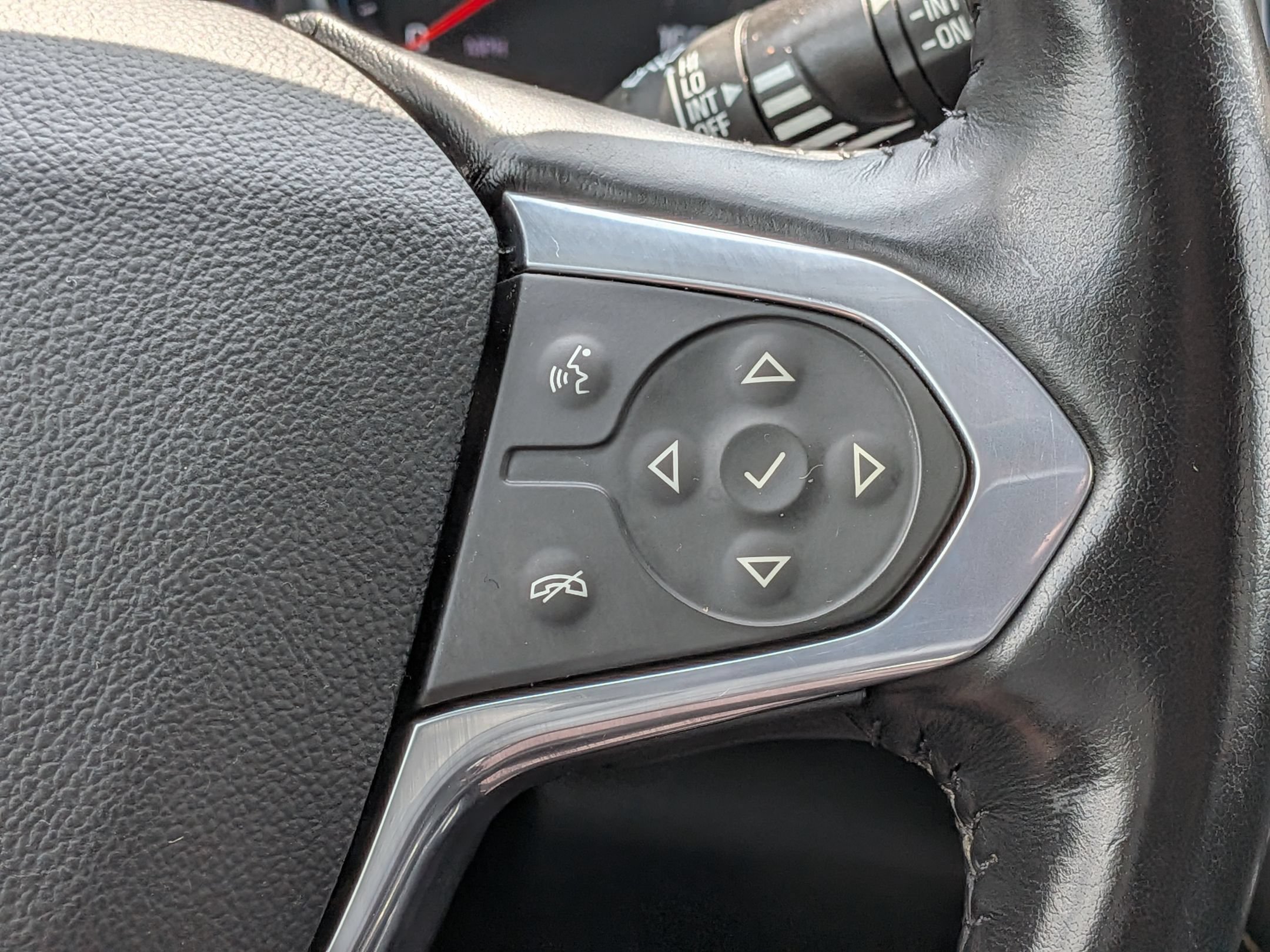 Used 2021 Chevrolet Traverse RS FWD image 20