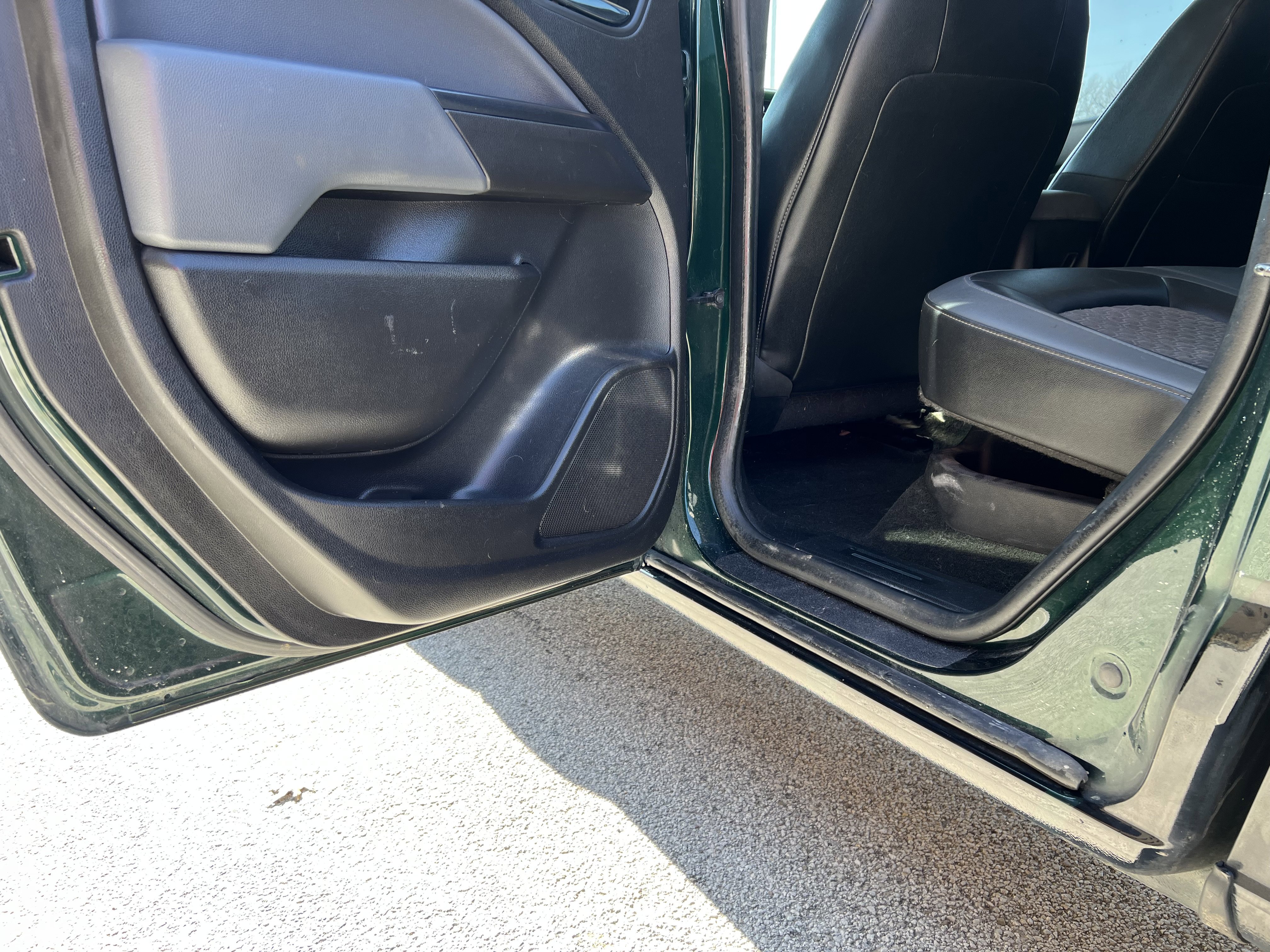 Used 2015 Chevrolet Colorado Z71 AWD/4WD image 24