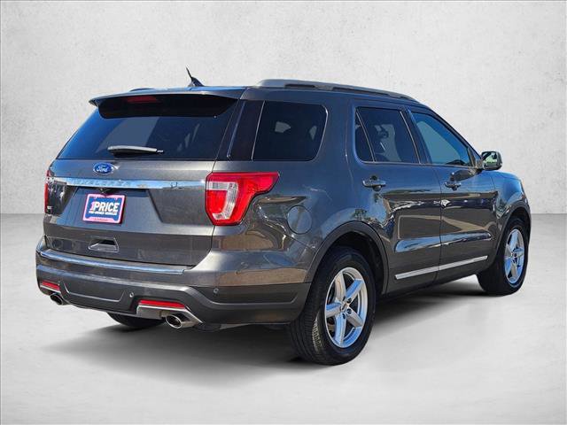 Used 2018 Ford Explorer XLT w/ Equipment Group 202A image 5