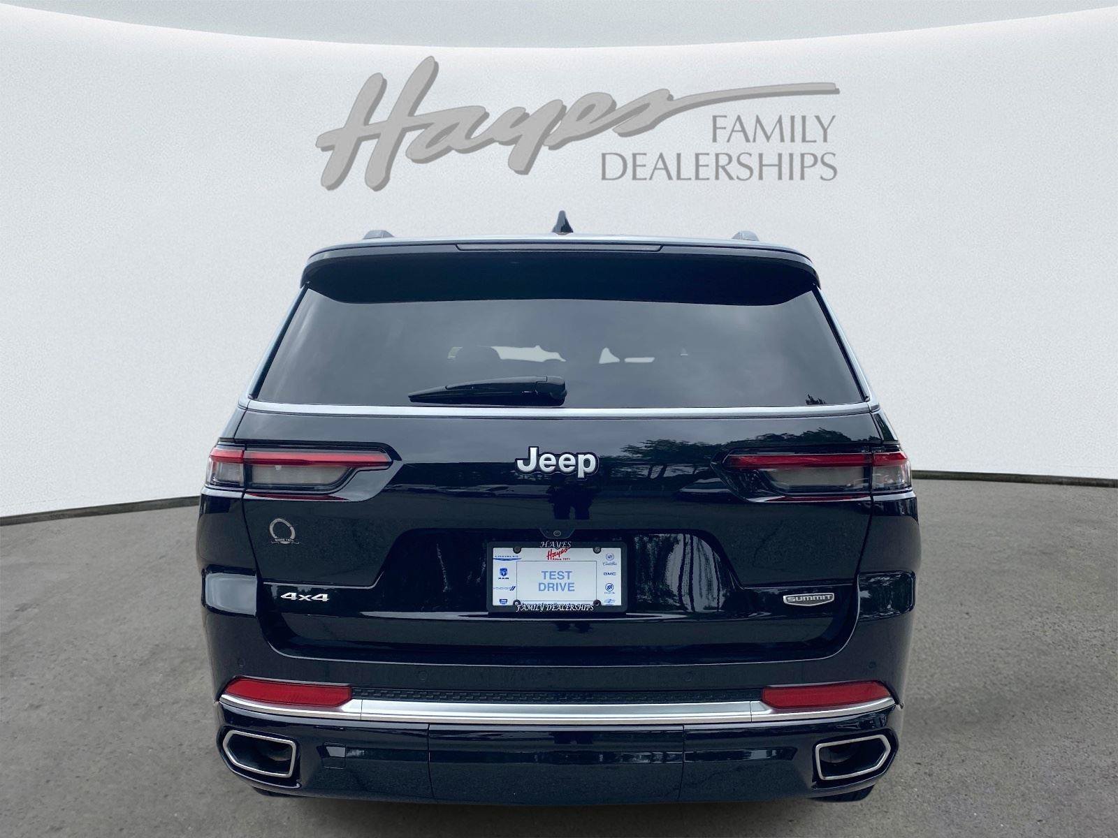 Used 2025 Jeep Grand Cherokee L Summit AWD/4WD image 4