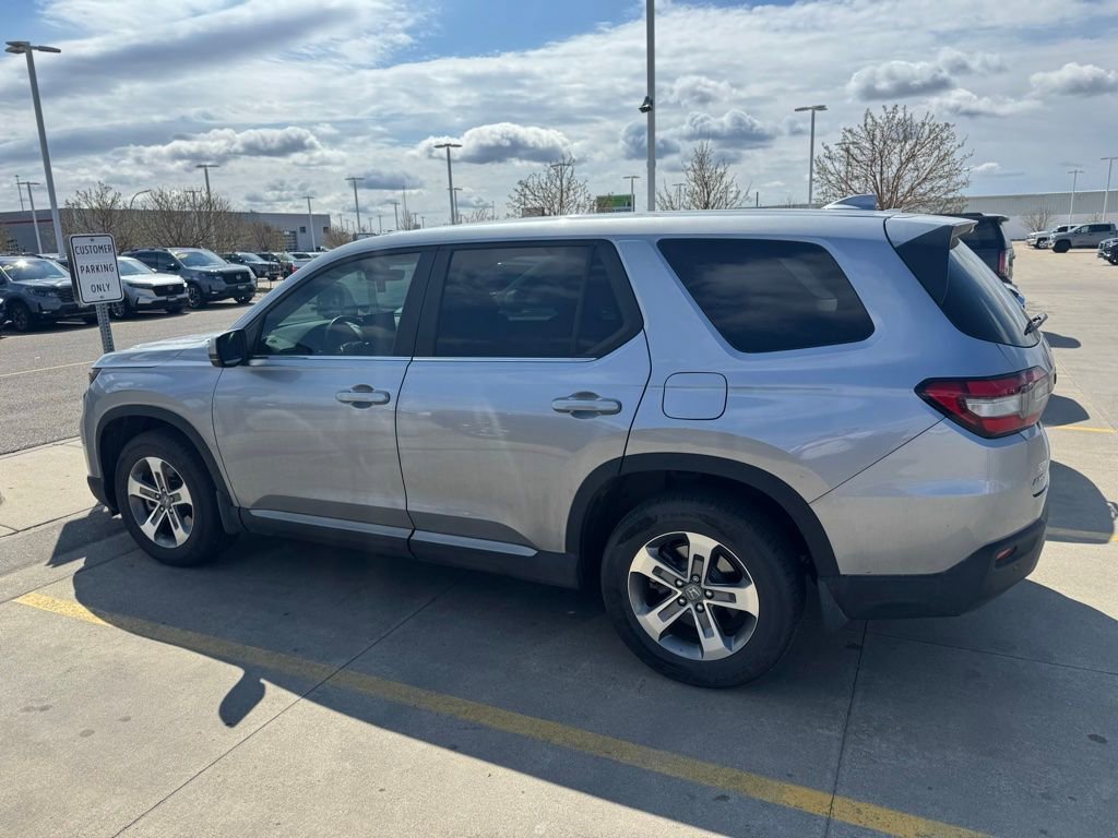 Used 2023 Honda Pilot EX-L image 7
