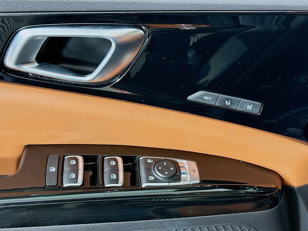 Used 2024 Kia Carnival SX Prestige image 26