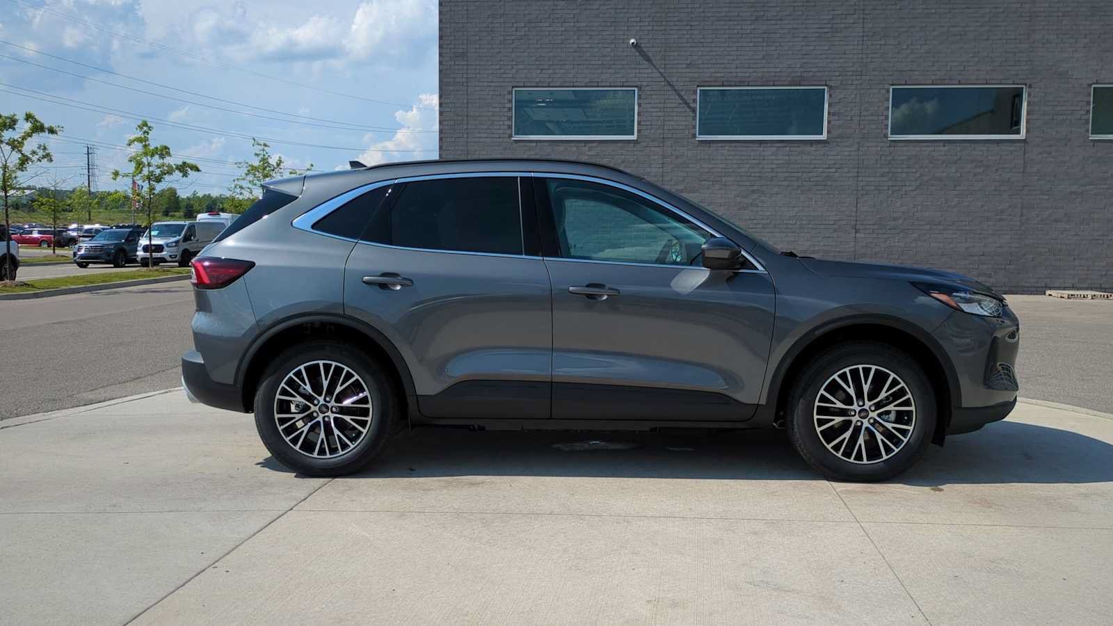 New 2025 Ford Escape SE FWD image 6