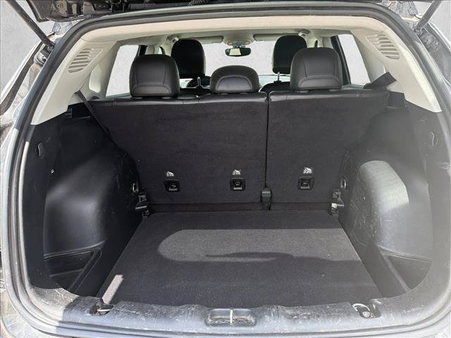 Used 2018 Jeep Compass Limited AWD/4WD image 18