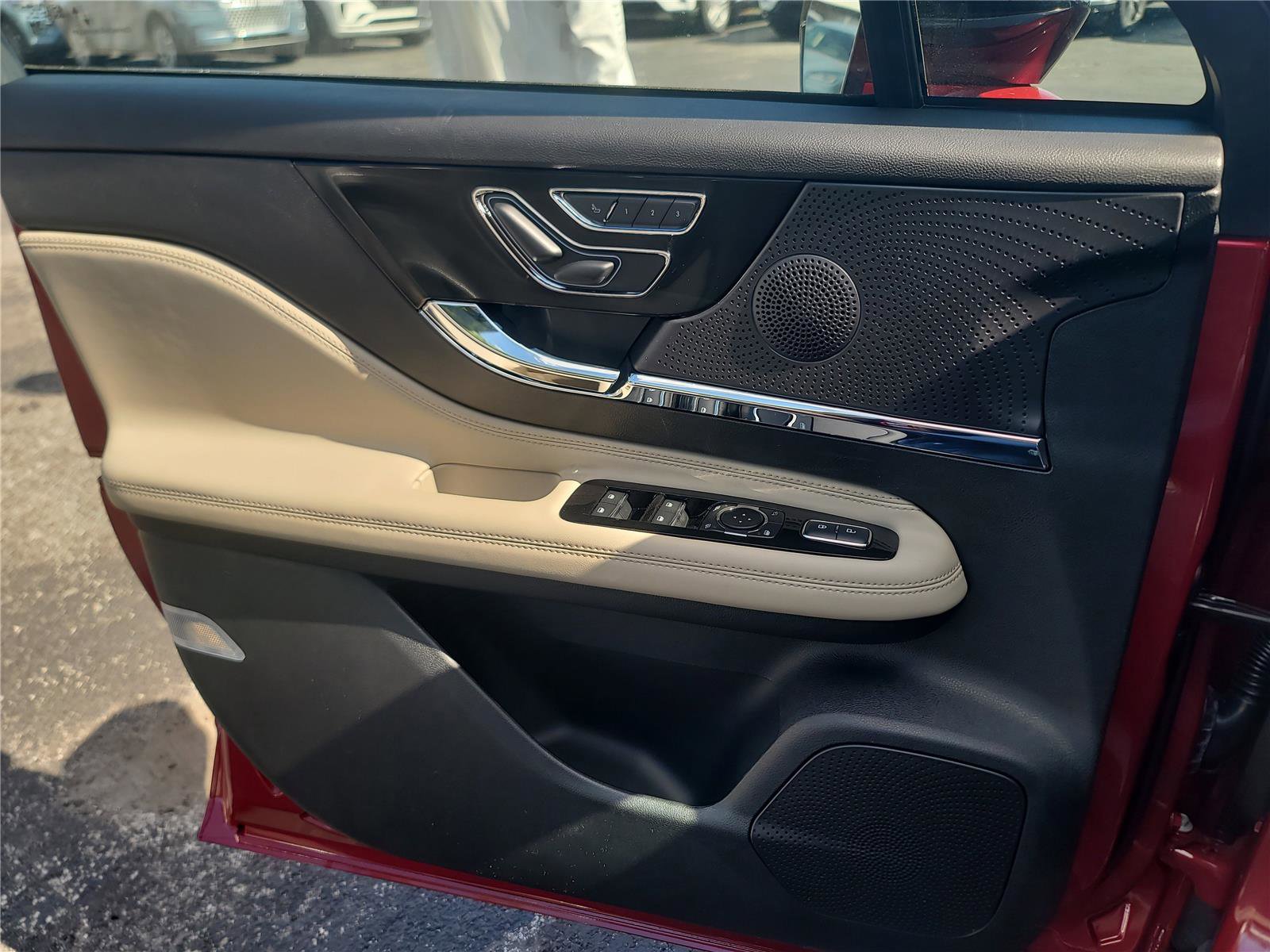 New 2026 Lincoln Corsair Premiere image 12