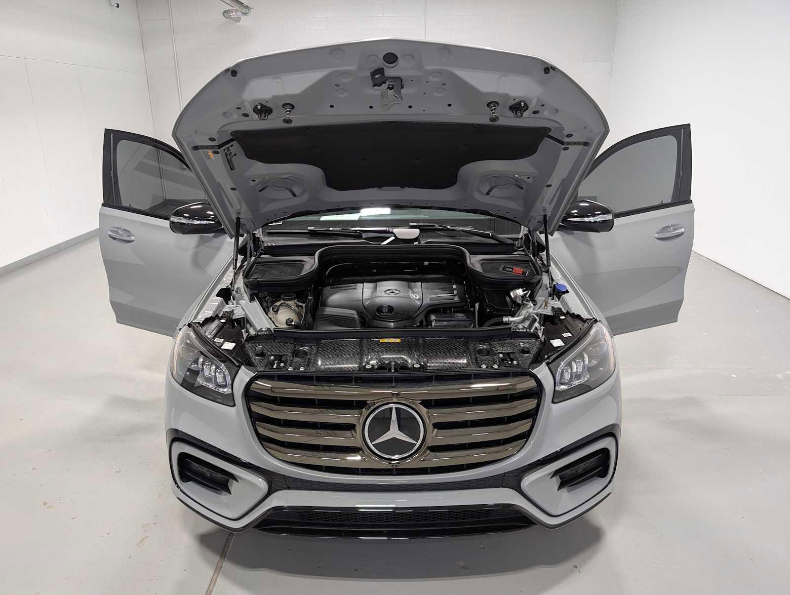 Certified 2025 Mercedes-Benz GLS 450 4MATIC image 13