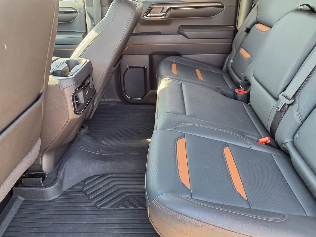 Used 2024 GMC Sierra 1500 AT4 w/ Technology Package AWD/4WD image 11