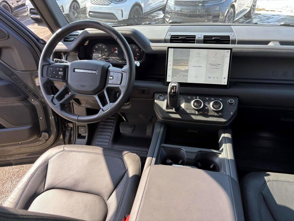 Used 2025 Land Rover Defender 110 S image 25