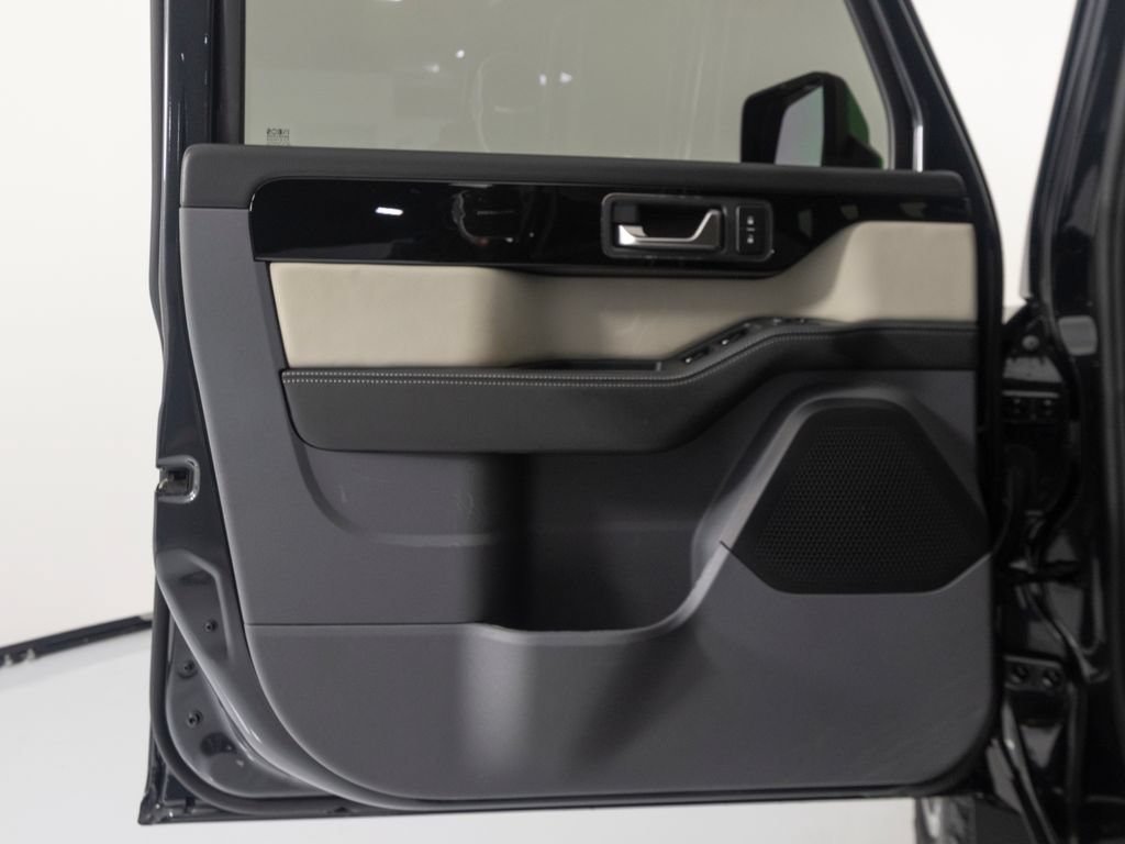 Used 2024 INEOS Grenadier Station Wagon AWD/4WD image 10