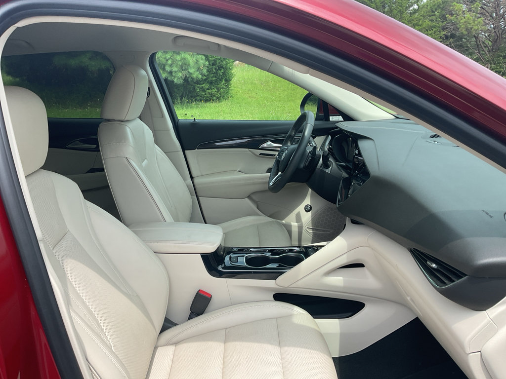 Used 2021 Buick Envision Essence FWD image 10