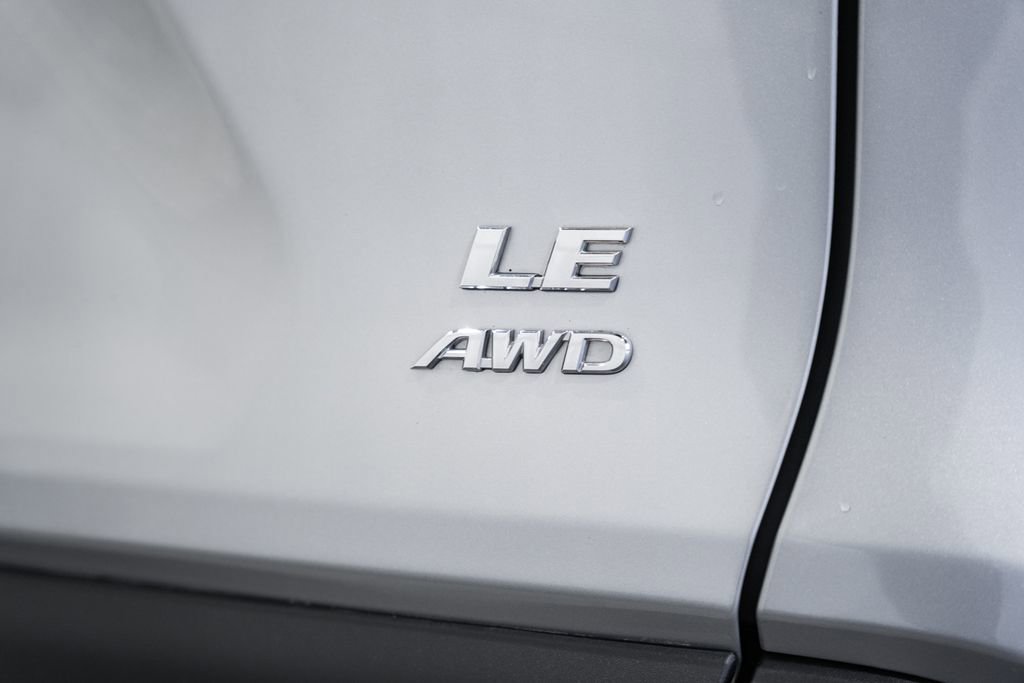 Used 2024 Toyota RAV4 LE image 7