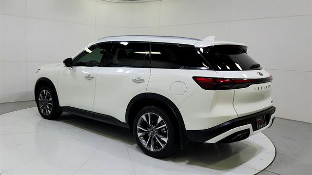 Used 2024 INFINITI QX60 Luxe w/ Vision Package FWD image 6