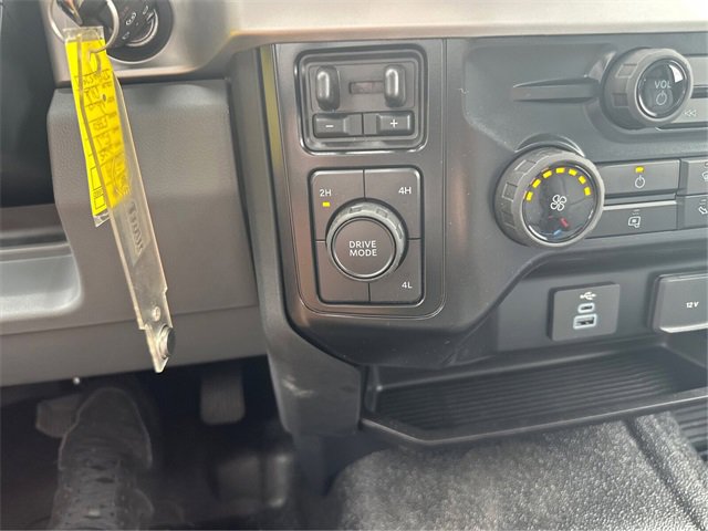 New 2025 Ford F550 4x4 Regular Cab Super Duty image 23