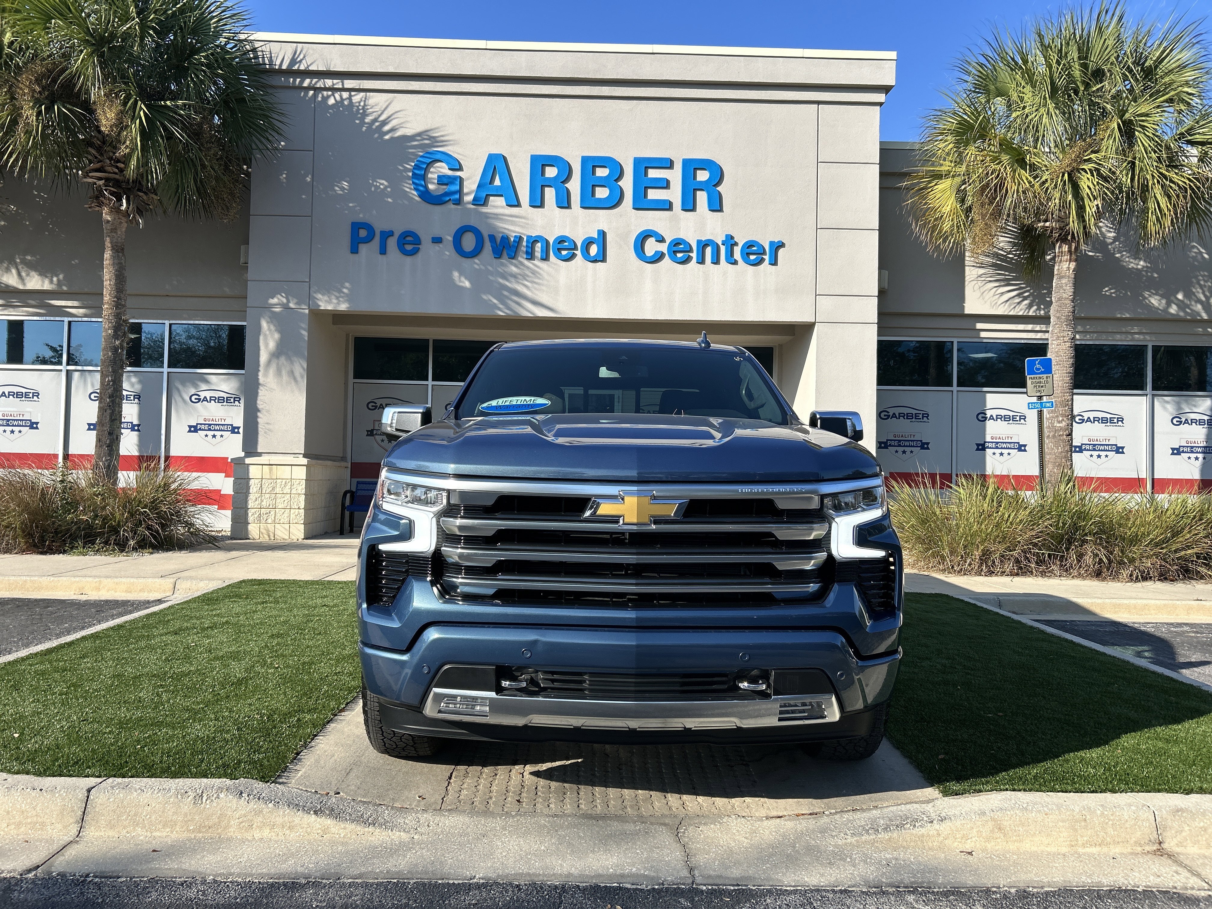 Used 2024 Chevrolet Silverado 1500 High Country w/ Z71 Off-Road Package image 2