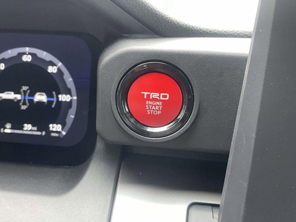 Used 2025 Toyota Tacoma TRD Sport AWD/4WD image 33
