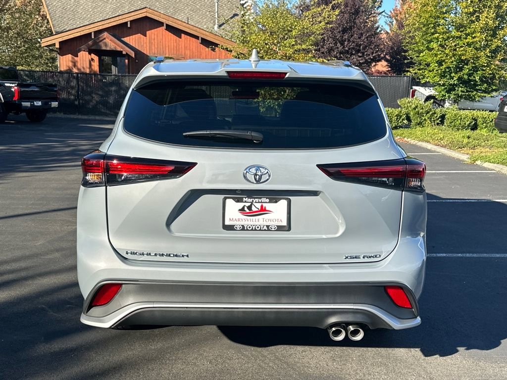 New 2025 Toyota Highlander XSE image 4