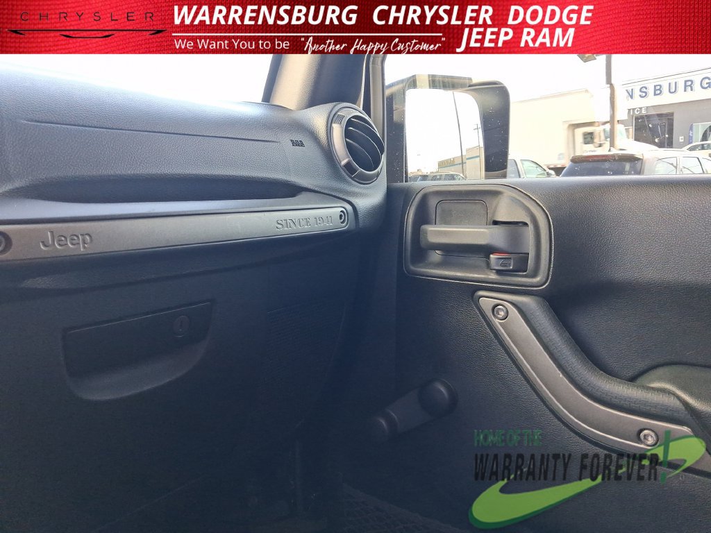 Used 2015 Jeep Wrangler Sport w/ Connectivity Group AWD/4WD image 26