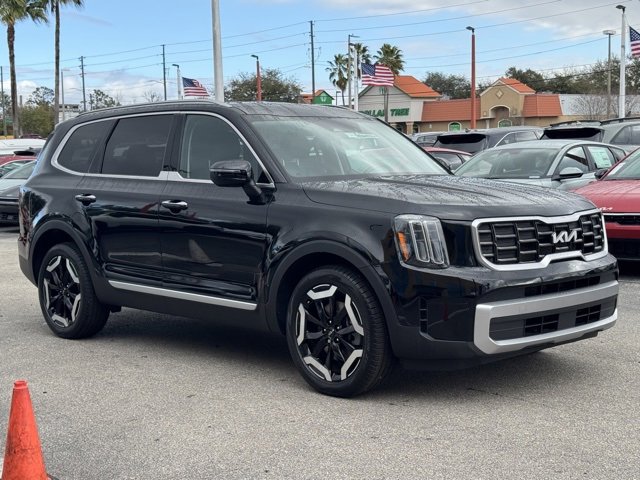 Used 2023 Kia Telluride S image 4