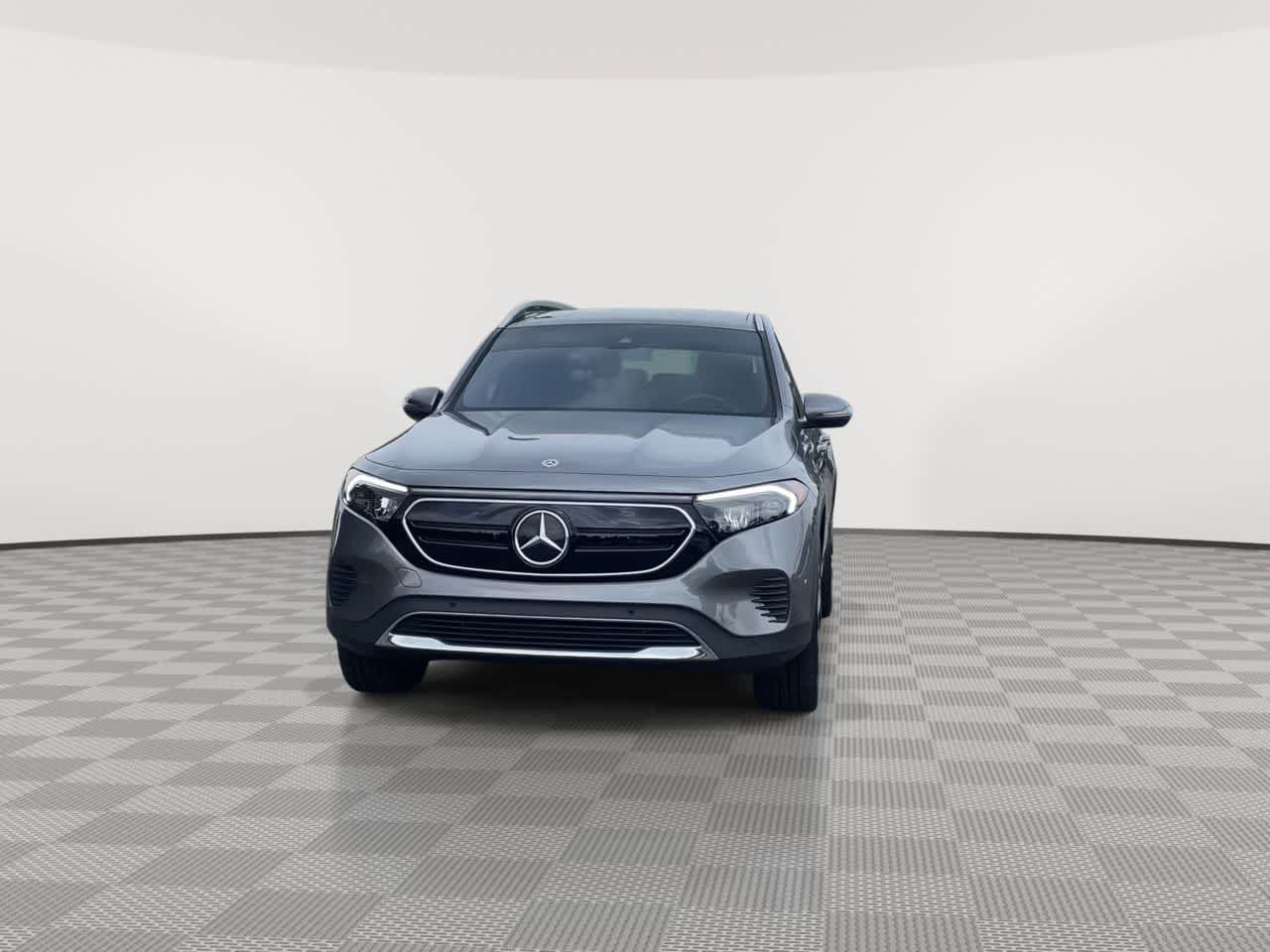 Used 2022 Mercedes-Benz EQB 350 4MATIC image 3