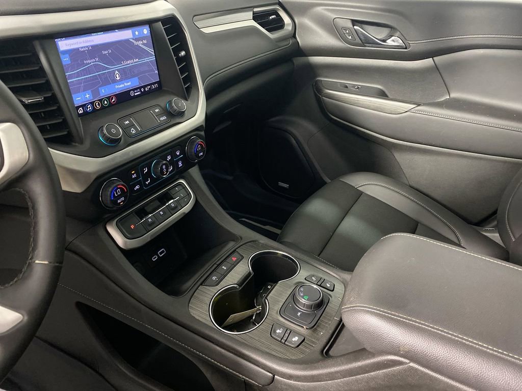 Used 2023 GMC Acadia SLT w/ LPO, Floor Liner Package image 21