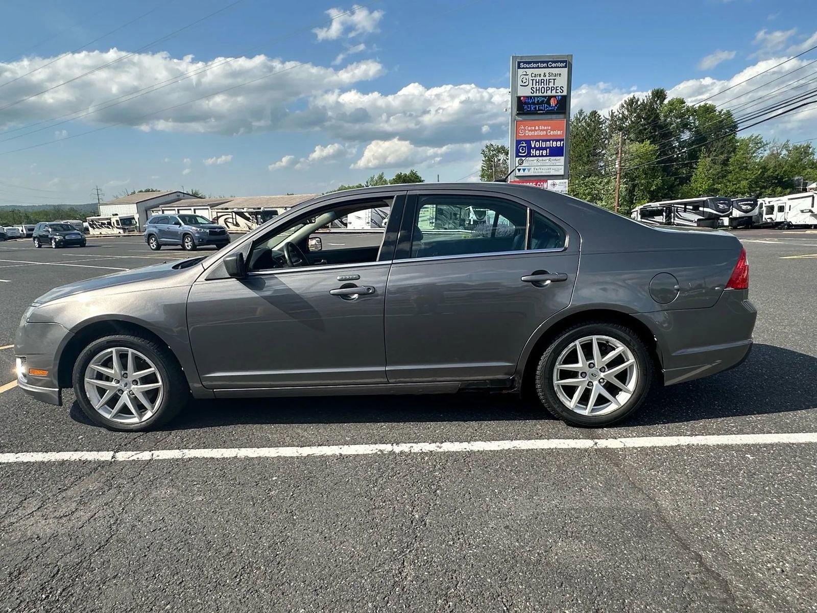 Used 2011 Ford Fusion SEL w/ 301A Rapid Spec Order Code image 2