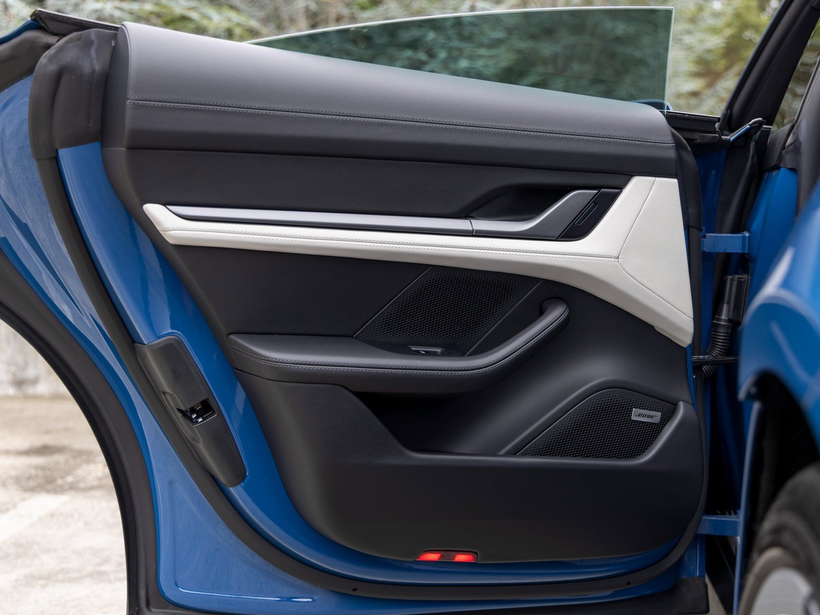 New 2025 Porsche Taycan 4S image 36