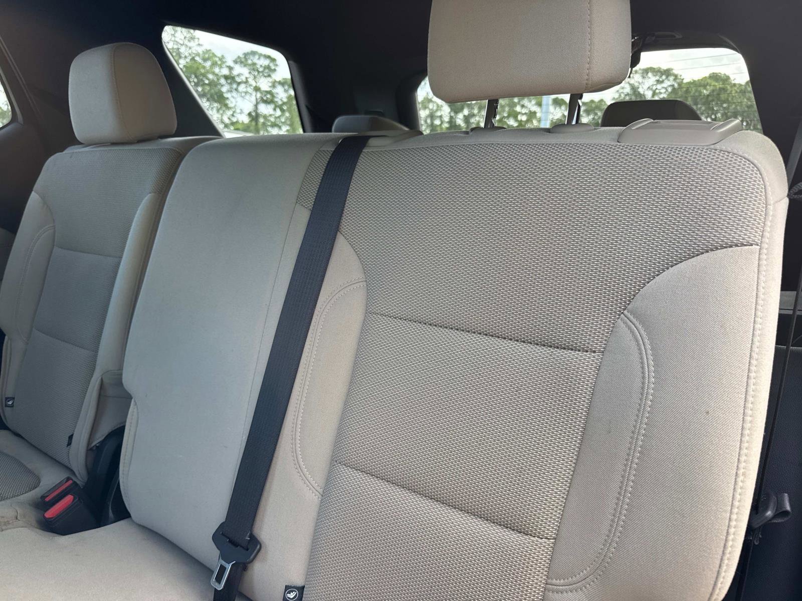 Used 2023 Chevrolet Traverse LS image 13