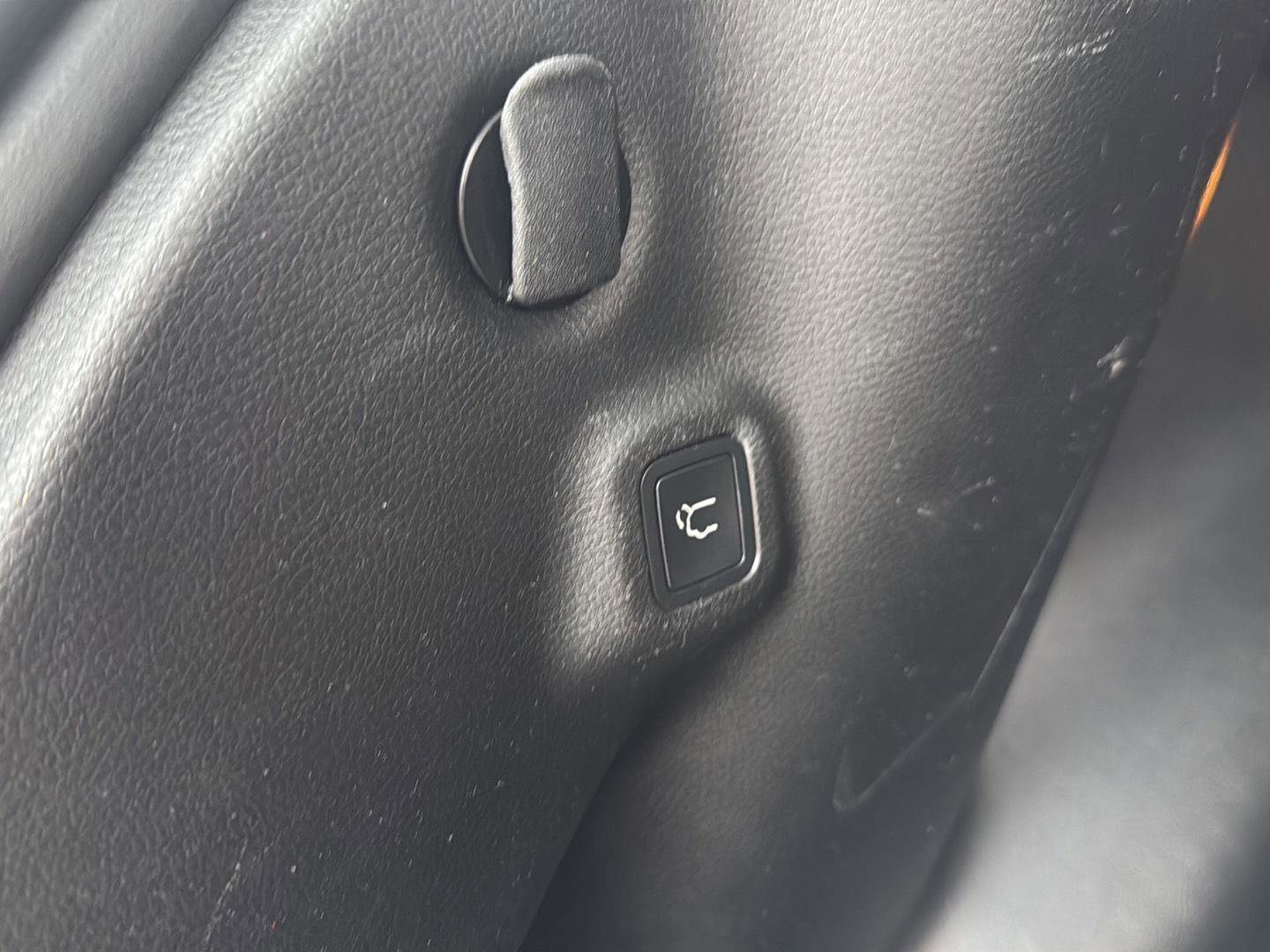 Used 2018 Jeep Compass Limited image 28