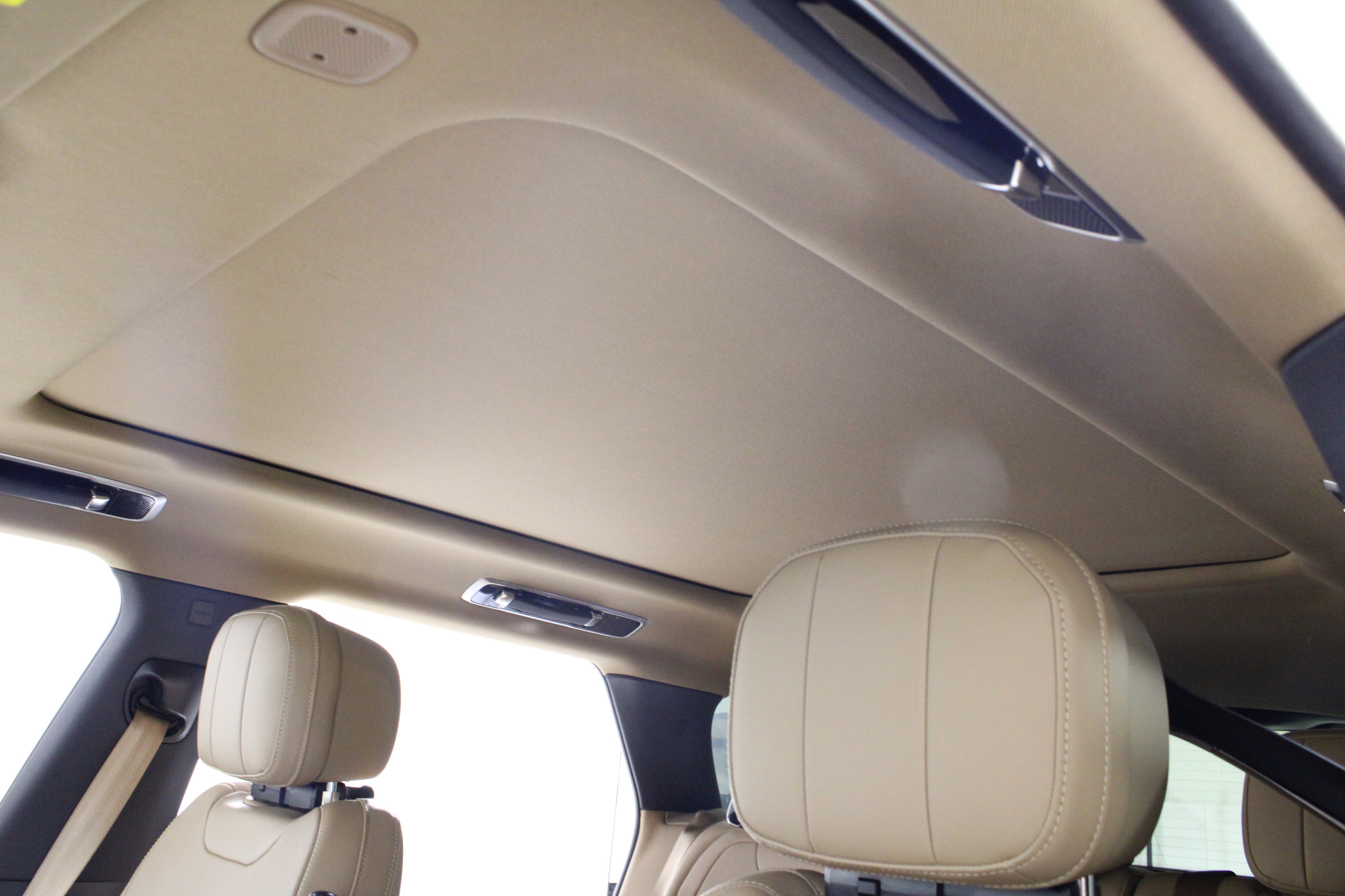 Used 2024 Land Rover Range Rover Sport SE image 32