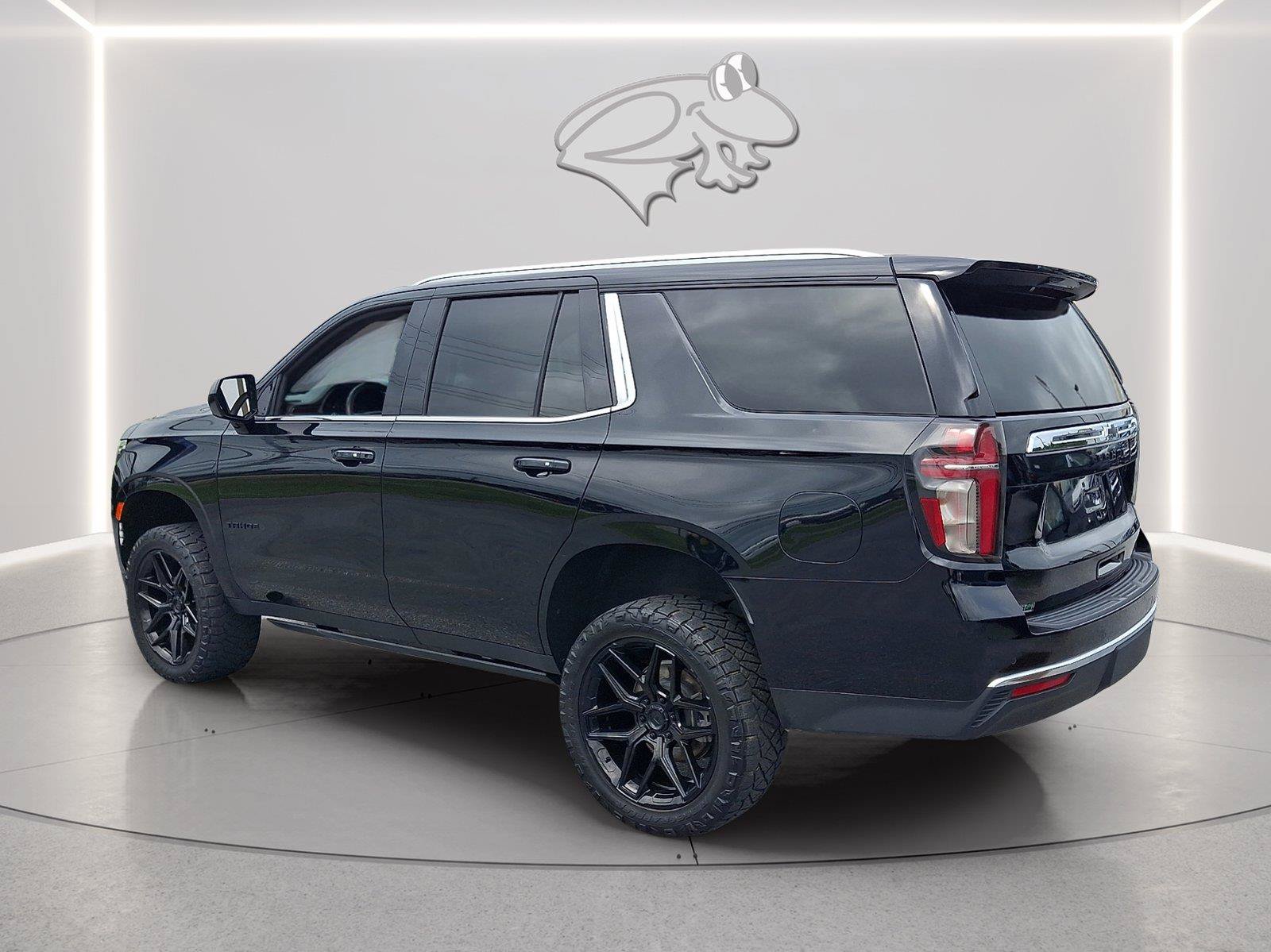 Used 2023 Chevrolet Tahoe LS AWD/4WD image 3