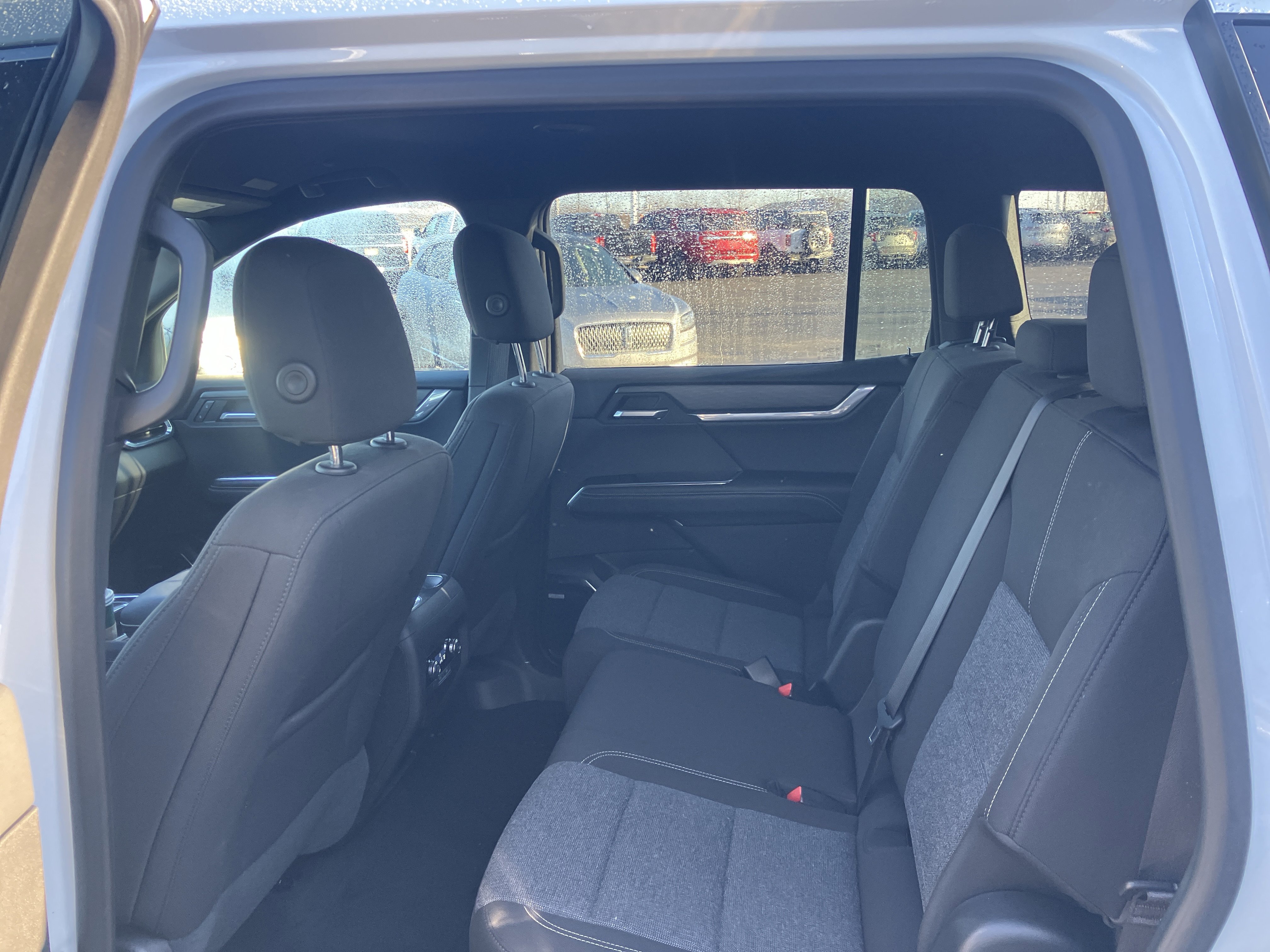 Used 2025 GMC Acadia Elevation image 17