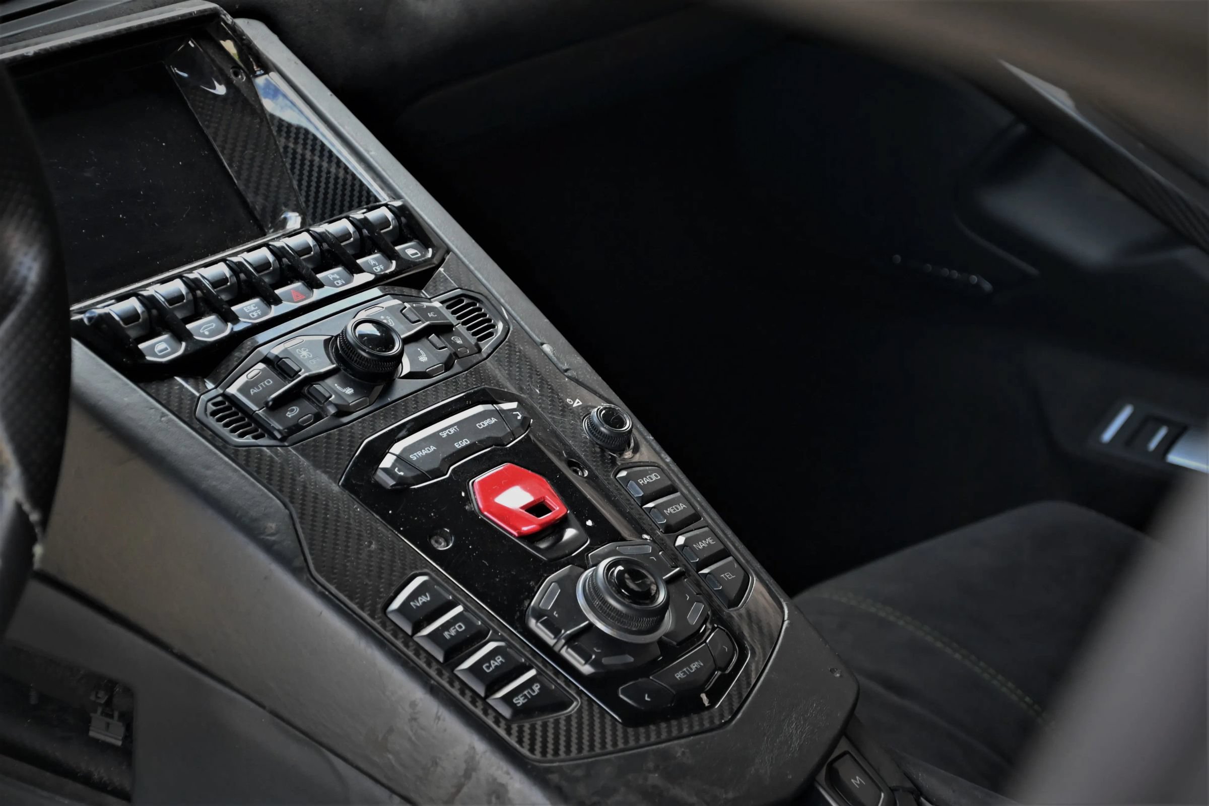 Used 2018 Lamborghini Aventador S AWD/4WD image 12