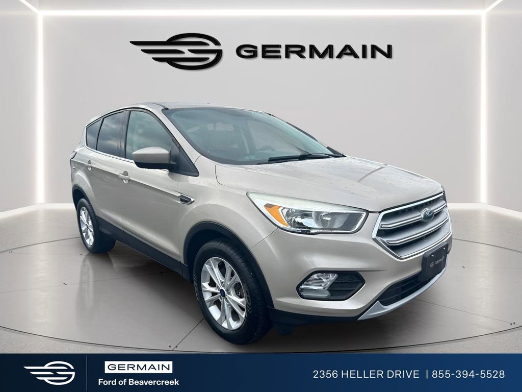 Used 2017 Ford Escape SE w/ SE Cold Weather Package image 1