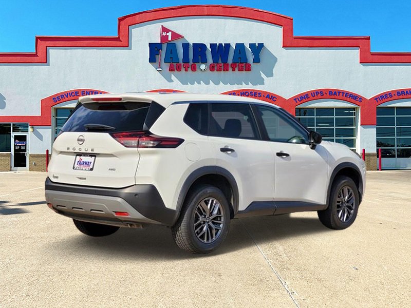 Used 2023 Nissan Rogue S image 6