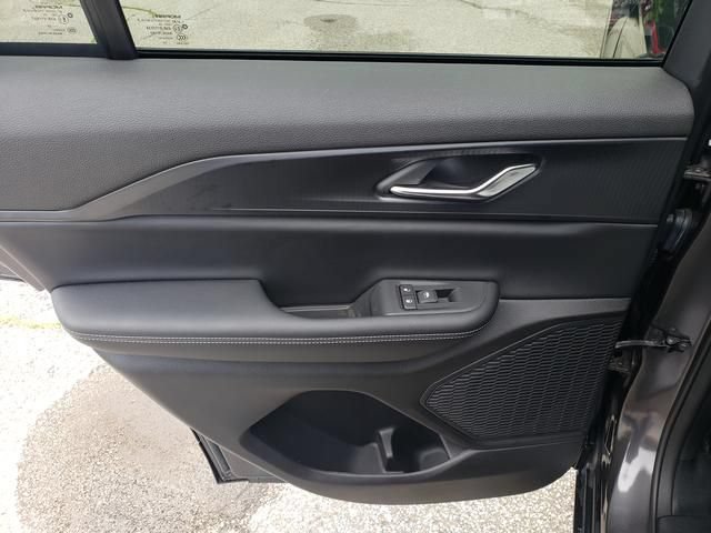 Used 2024 Jeep Grand Cherokee Altitude AWD/4WD image 13