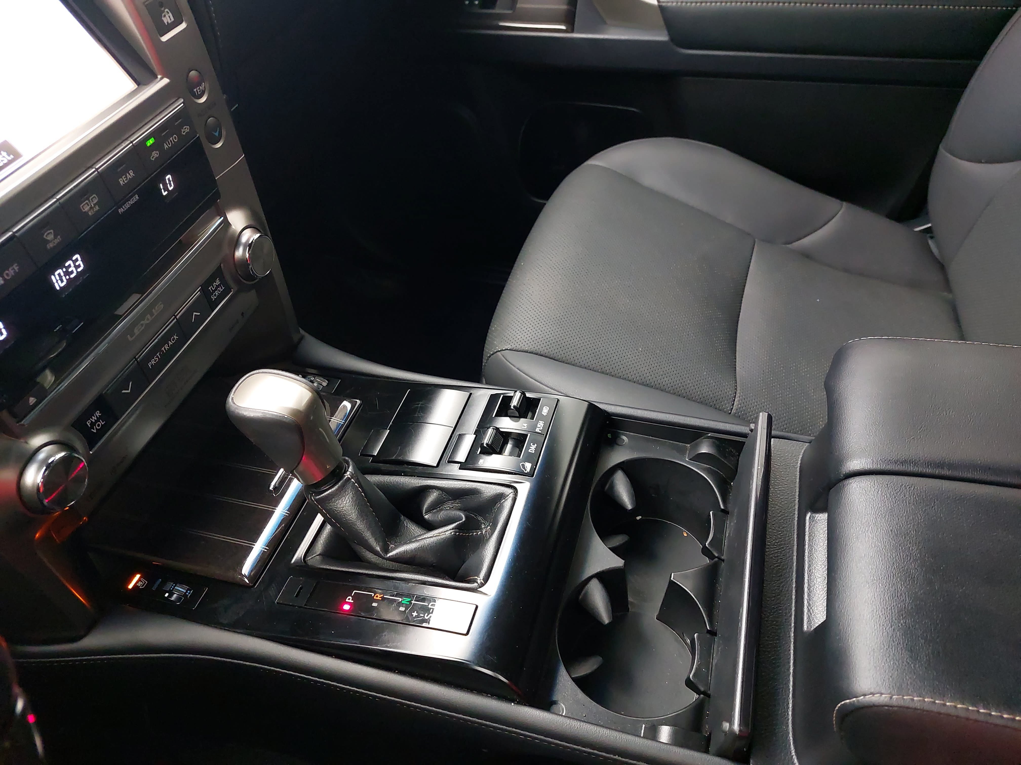 Used 2021 Lexus GX 460 Premium w/ Accessory Package AWD/4WD image 28