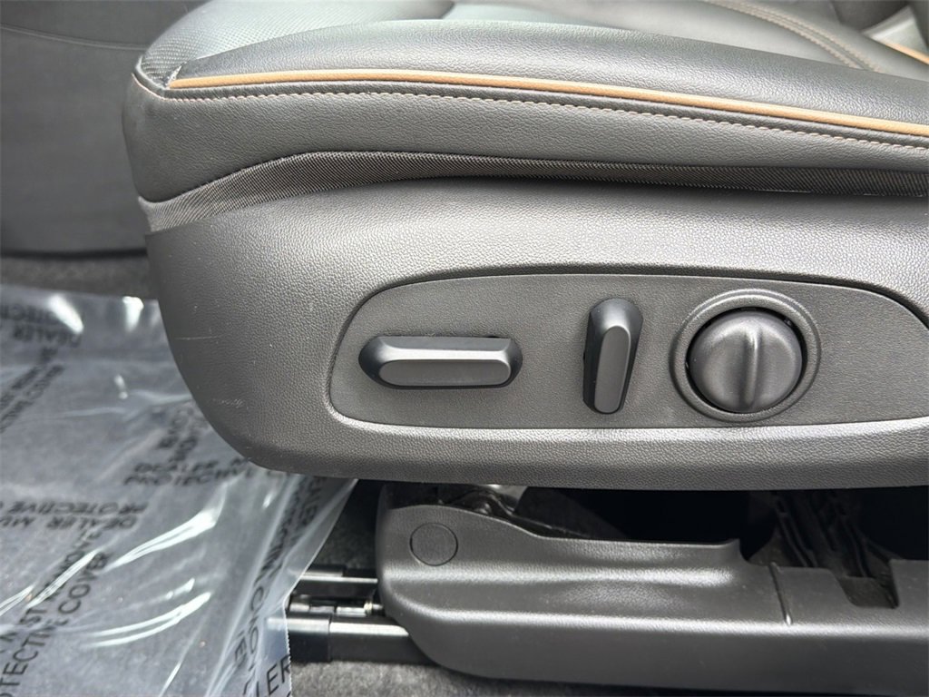 Used 2024 Buick Envista Avenir image 16