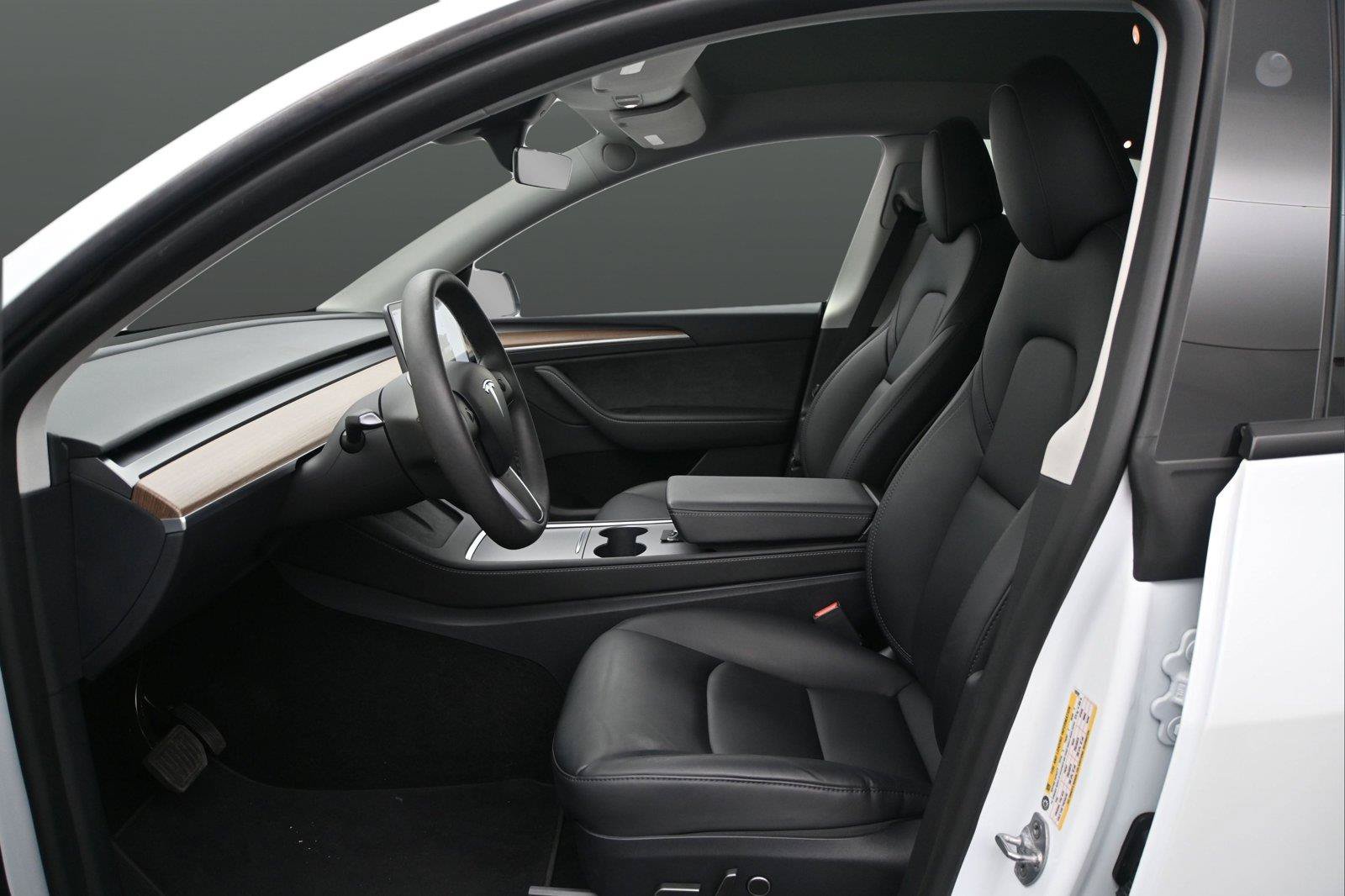 Used 2024 Tesla Model Y Long Range AWD/4WD image 8