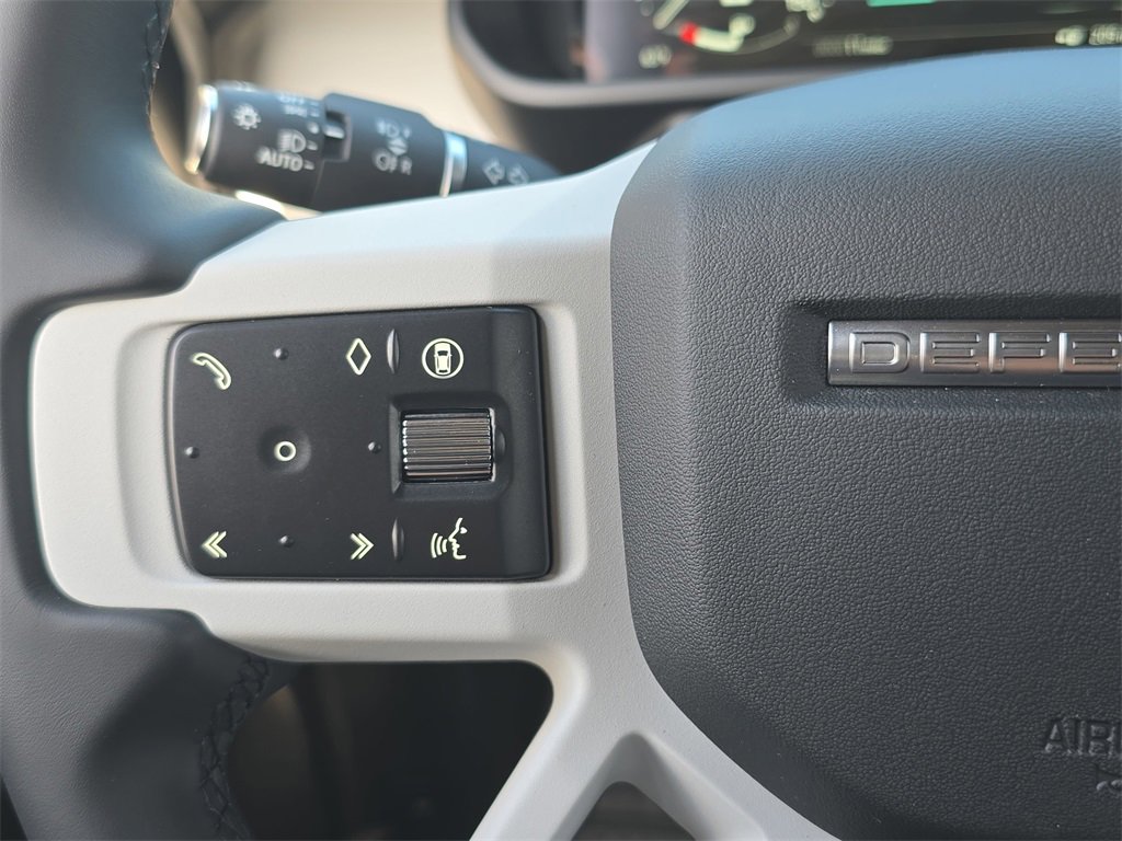 New 2026 Land Rover Defender 130 X-Dynamic SE image 18