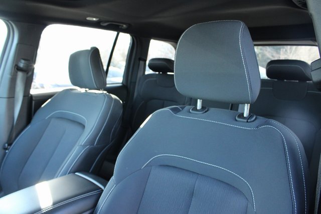 Used 2024 Jeep Grand Cherokee Laredo X w/ Luxury Tech Group I image 14