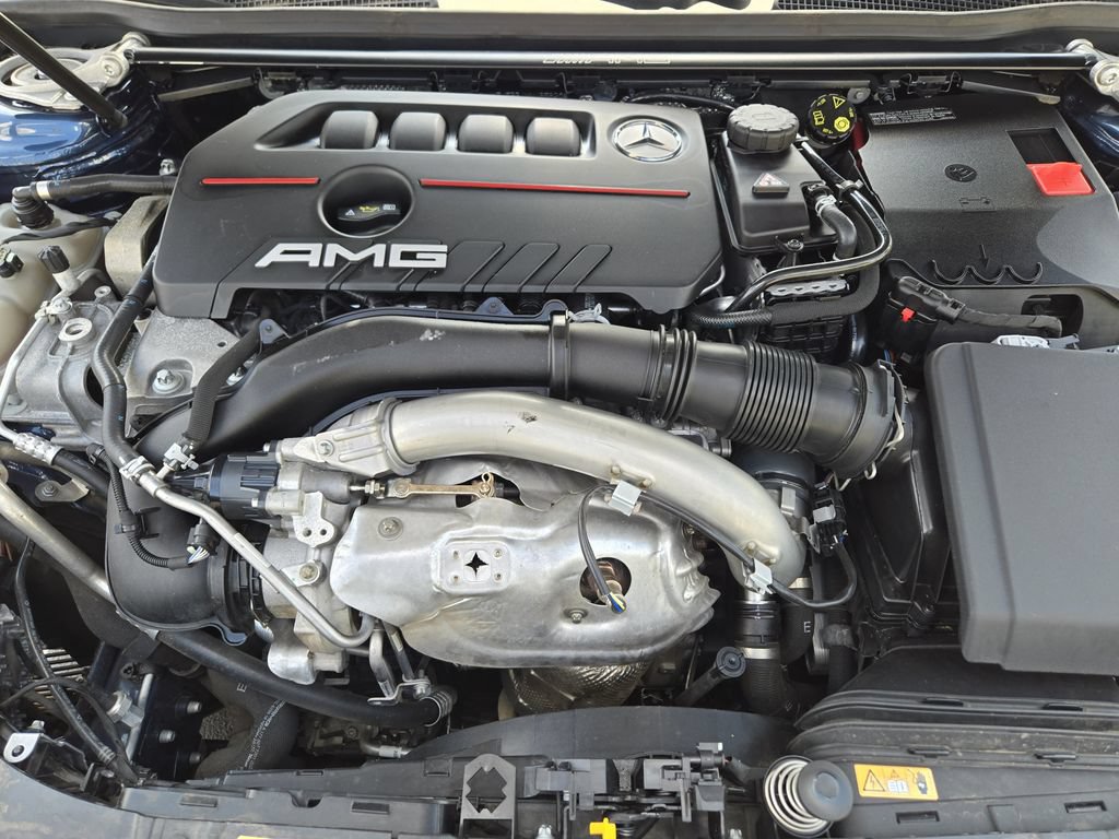Used 2021 Mercedes-Benz CLA 35 AMG 4MATIC image 31