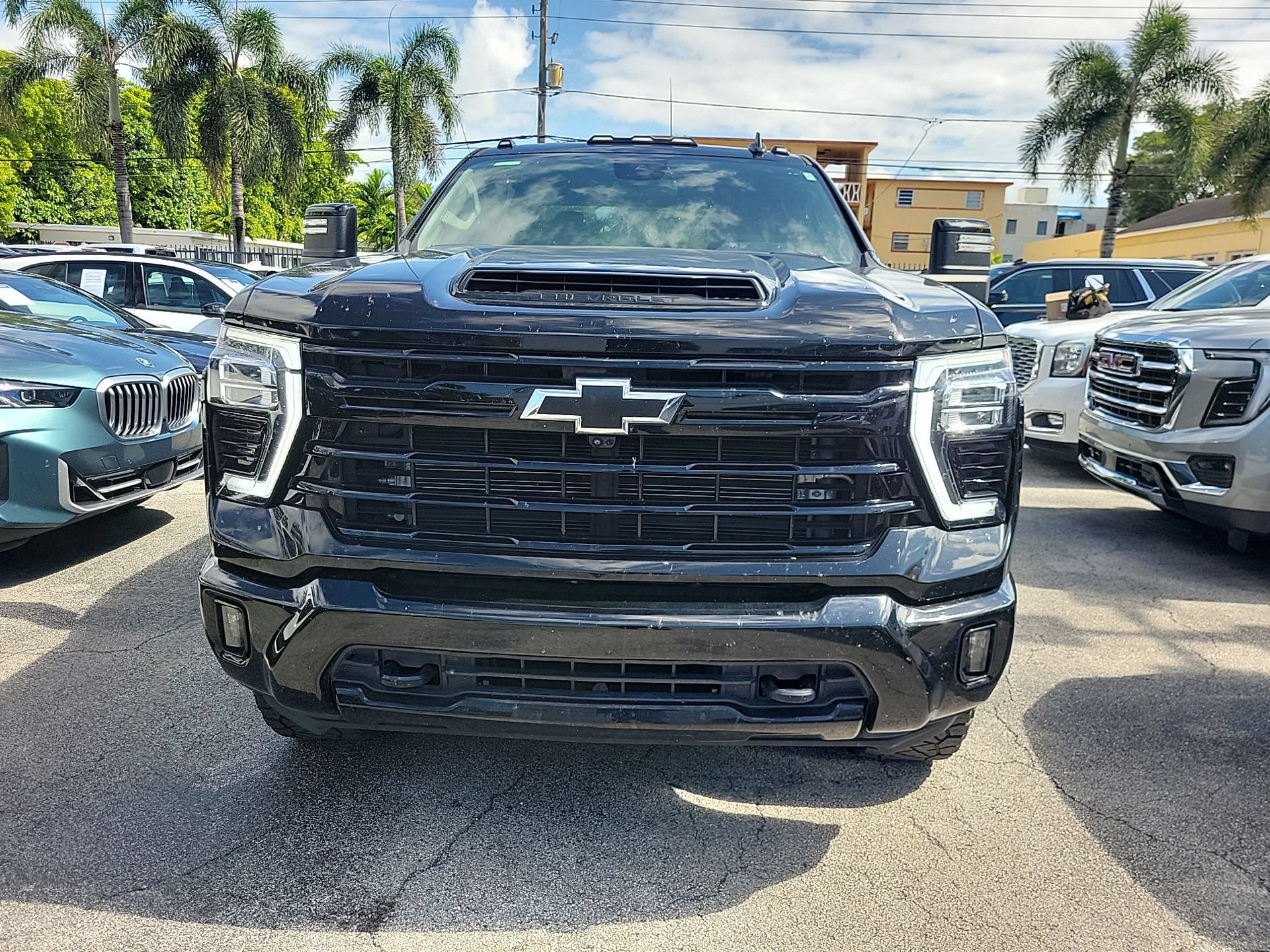 Used 2024 Chevrolet Silverado 2500 LT w/ Midnight Edition AWD/4WD image 3