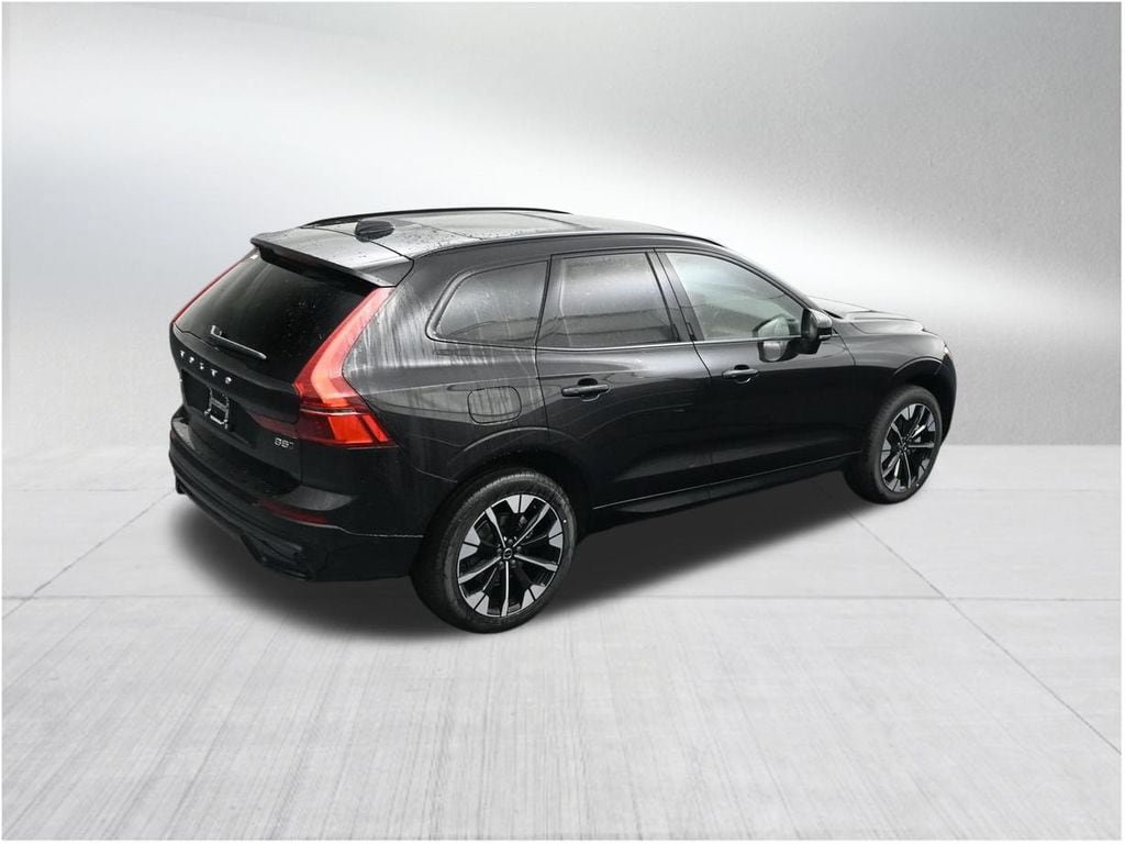 New 2026 Volvo XC60 B5 Plus AWD/4WD image 17