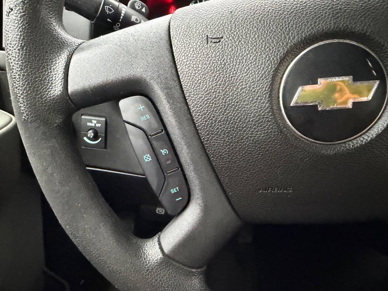 Used 2017 Chevrolet Express 2500 Extended RWD image 12
